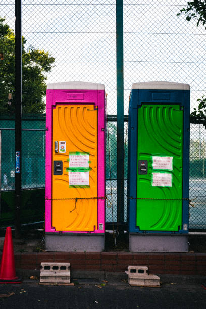 Porta potty delivery and setup in Lakeview, WA